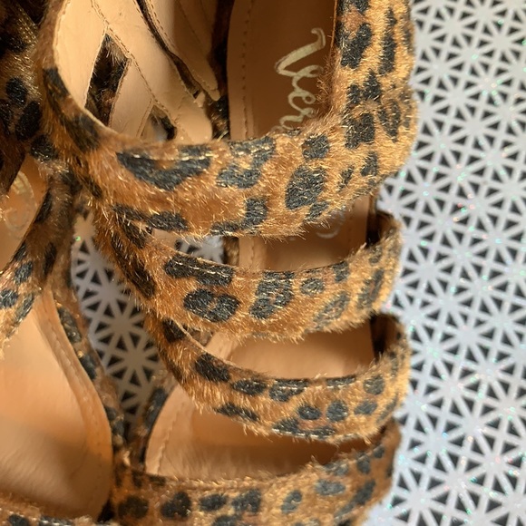 Very G leopard print zip up sandal - Picture 6 of 7